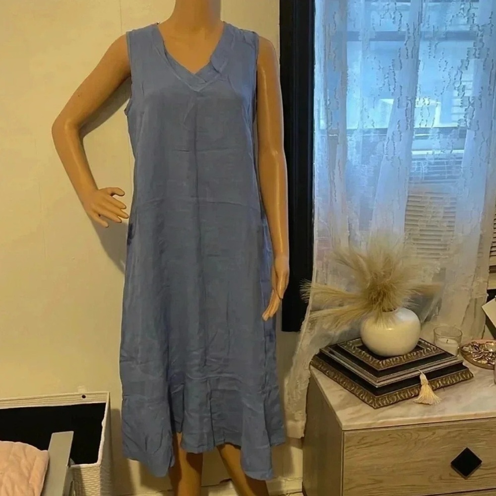 Sleeveless V-Neck Midi Dress in Dusty Blue